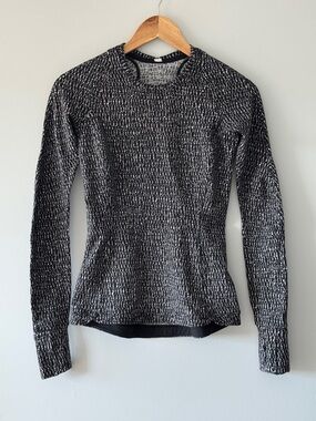 Lululemon Runderful Long Sleeve Sz 4 - Black/ White Jacquard w/ Back Pocket"